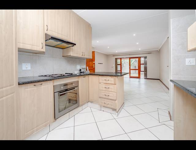 3 BEDROOM SECTIONAL TITLE FOR SALE IN BRYANSTON